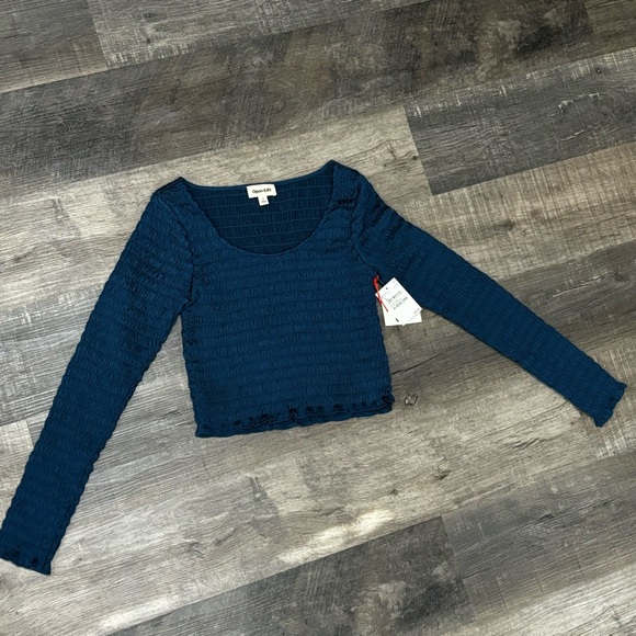 Open Edit, women’s long-sleeved, shirred, cropped top, NWT - Picture 8 of 9